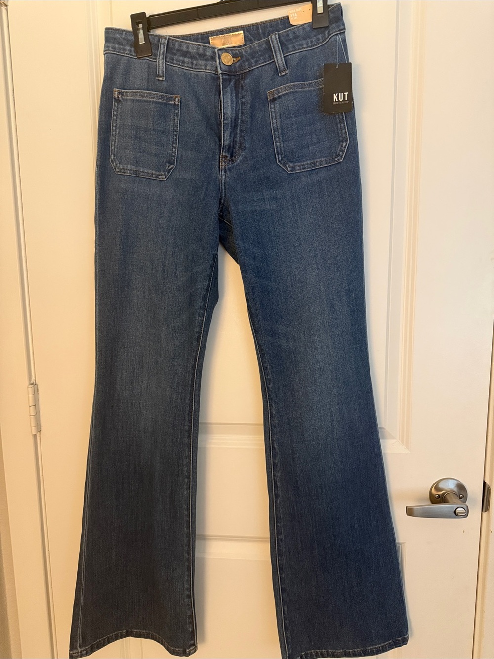 Kut from the Kloth Medium Dark Blue Flare Jeans with Front Patch Pockets - Picture 3 of 7
